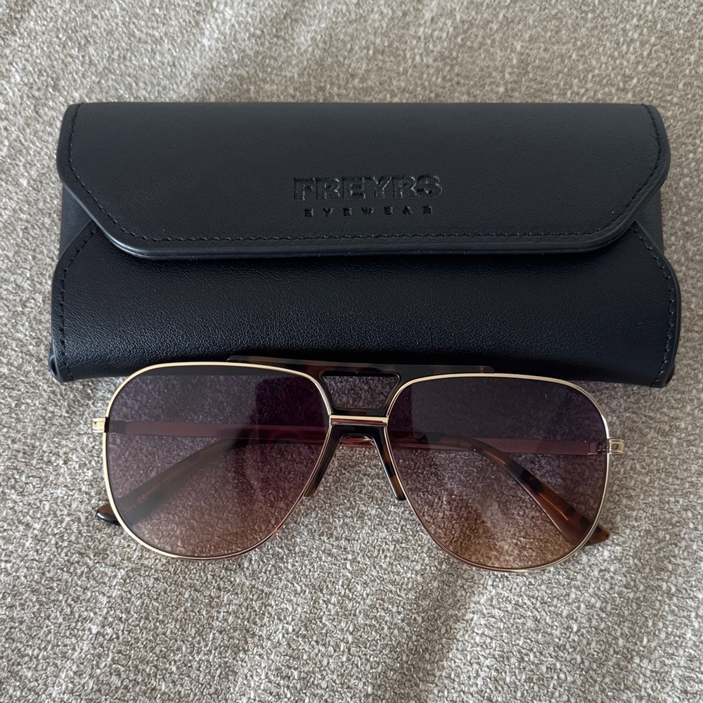 Gold Aviator Sunglasses